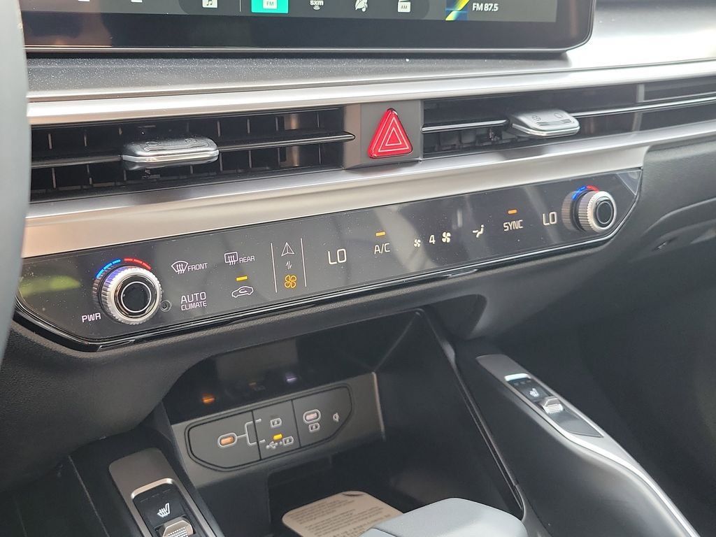 New 2026 Kia Sorento S w/ S Panoramic Sunroof Package FWD image 34