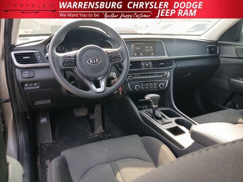 Used 2018 Kia Optima LX w/ 17" Alloy Wheels Package FWD image 17
