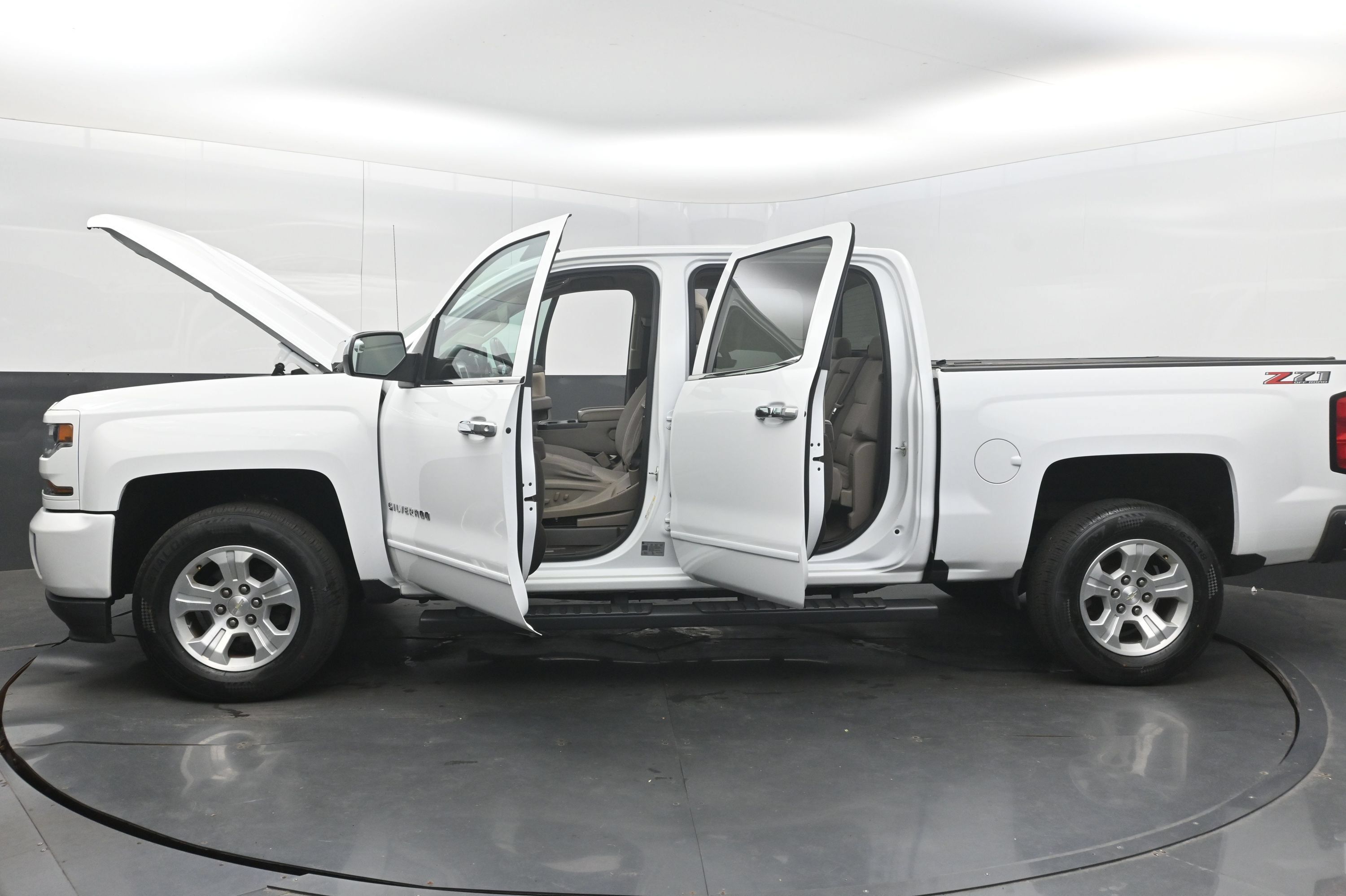 Used 2018 Chevrolet Silverado 1500 LT w/ All Star Edition AWD/4WD image 37