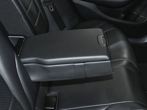 Used 2019 Mercedes-Benz C 300 Sedan image 50