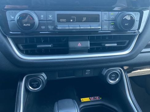 Used 2024 Toyota Grand Highlander AWD Hybrid image 25