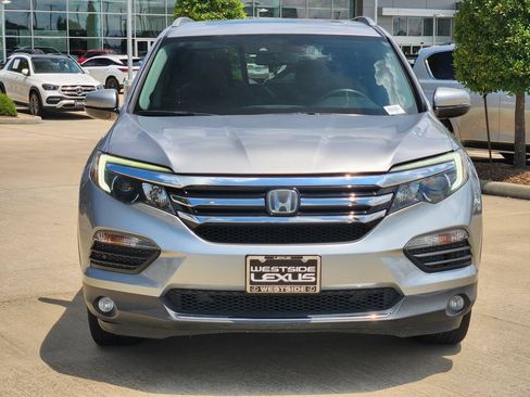 Used 2017 Honda Pilot Elite image 2