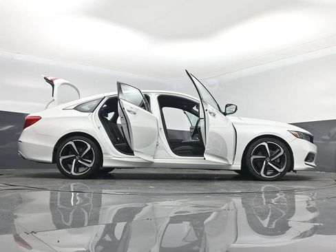 Used 2019 Honda Accord Sport image 7