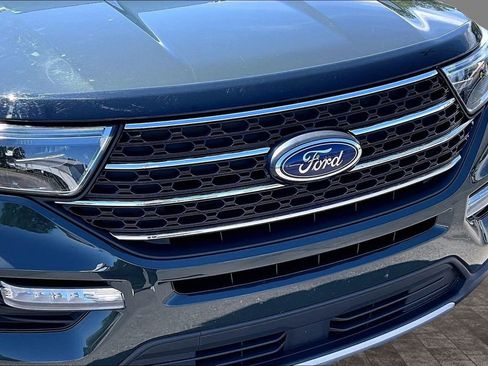 Used 2022 Ford Explorer XLT w/ Equipment Group 202A AWD/4WD image 30