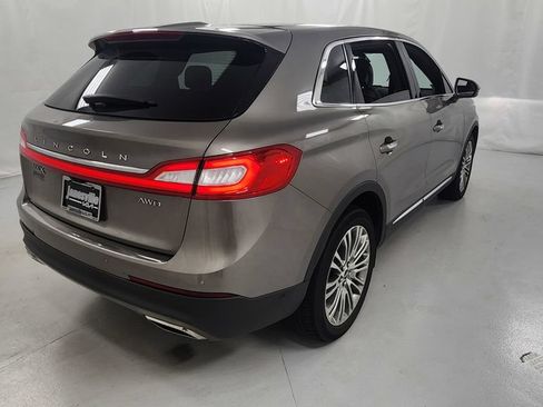 Used 2017 Lincoln MKX Reserve w/ Driver Assistance Package AWD/4WD image 3