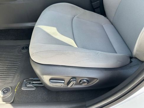Certified 2023 Toyota Venza LE AWD/4WD image 22