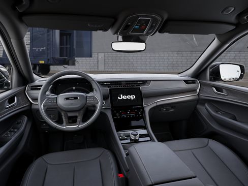 New 2025 Jeep Grand Cherokee Limited image 14