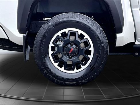 Used 2024 Toyota Tacoma TRD Off-Road w/ TRD Off Road Upgrade Package AWD/4WD image 36