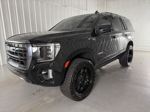 Used 2023 GMC Yukon AT4 w/ Technology Package image 3