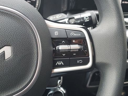Used 2023 Kia Sorento LX image 14