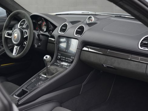 Certified 2025 Porsche 718 Cayman GTS RWD image 28