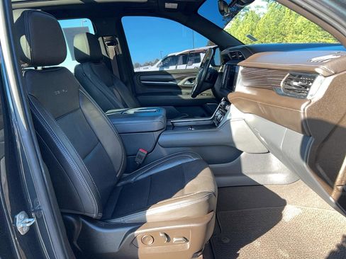 Used 2022 GMC Yukon Denali w/ Denali Premium Package image 24