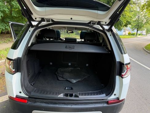 Used 2018 Land Rover Discovery Sport HSE AWD/4WD image 13