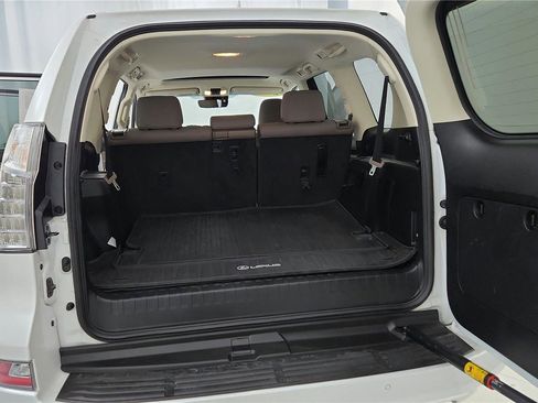 Used 2023 Lexus GX 460 Premium w/ Premium Package image 20