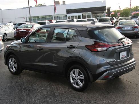 Certified 2025 Nissan Kicks Play S FWD image 4