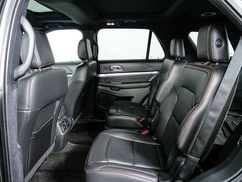 Used 2018 Ford Explorer Sport w/ Equipment Group 401A image 18