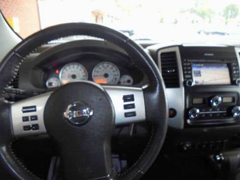 Used 2014 Nissan Frontier PRO-4X w/ Pro-4x Luxury Package image 6