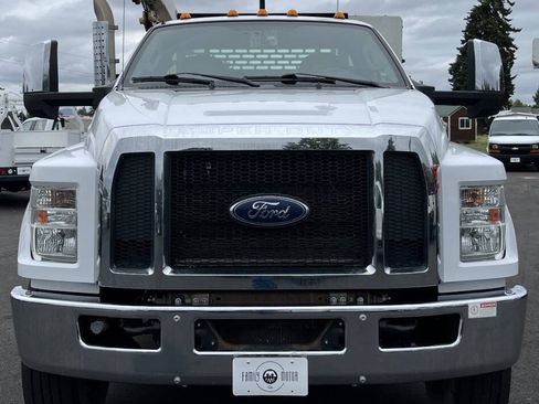 Used 2017 Ford F750 2WD Regular Cab Super Duty image 3