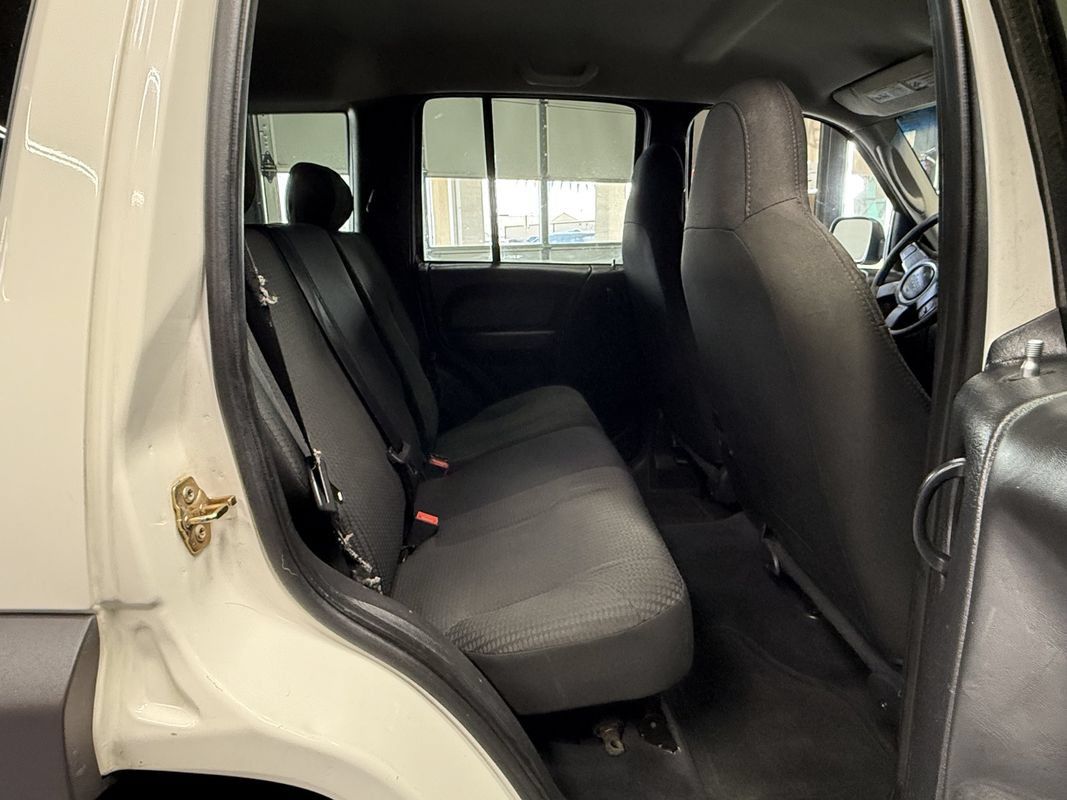 Used 2004 Jeep Liberty Sport w/ PWR Convenience Group AWD/4WD image 15
