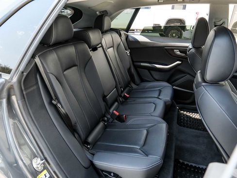 Used 2020 Audi Q8 Premium Plus w/ Premium Plus Package image 40