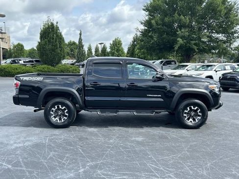 Used 2021 Toyota Tacoma TRD Off-Road w/ Technology Package AWD/4WD image 3