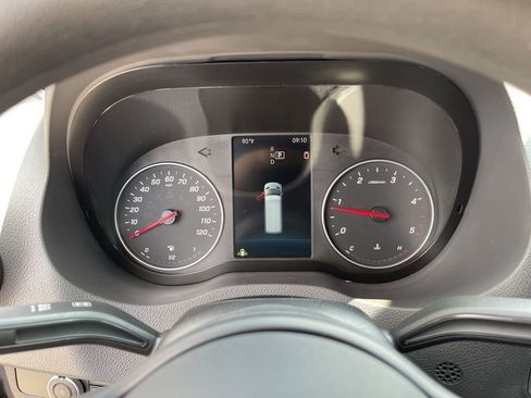 Used 2024 Mercedes-Benz Sprinter 2500 image 16