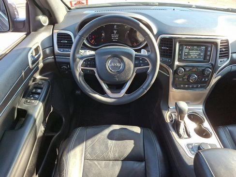 Used 2017 Jeep Grand Cherokee Limited image 11