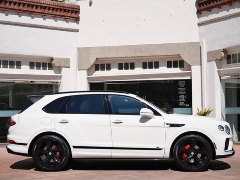 Used 2022 Bentley Bentayga V8 image 5