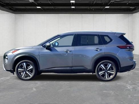 Used 2025 Nissan Rogue SL FWD image 8