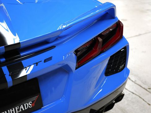 Used 2021 Chevrolet Corvette Stingray Convertible w/ Z51 Performance Package image 32