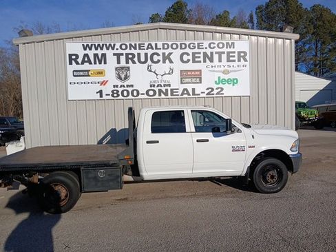Used 2016 RAM 3500 Tradesman w/ Chrome Appearance Group image 2
