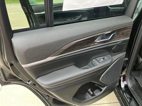 New 2026 Jeep Grand Cherokee Limited AWD/4WD image 24