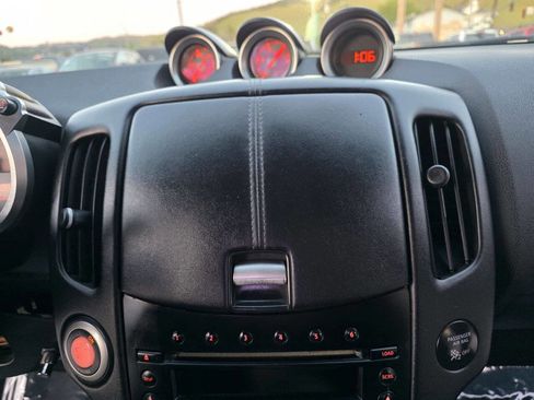 Used 2009 Nissan 370Z Touring w/ Sport Pkg image 15