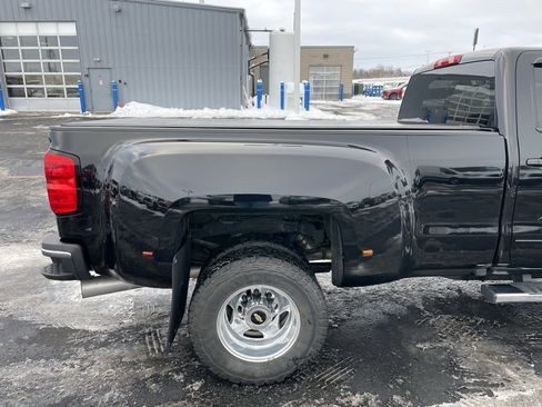 Used 2017 Chevrolet Silverado 3500 LT w/ LT Convenience Package image 32