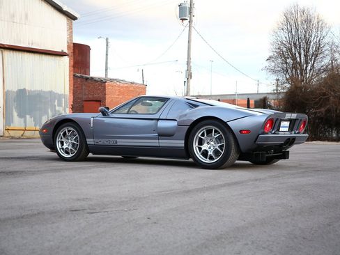 Used 2006 Ford GT image 25