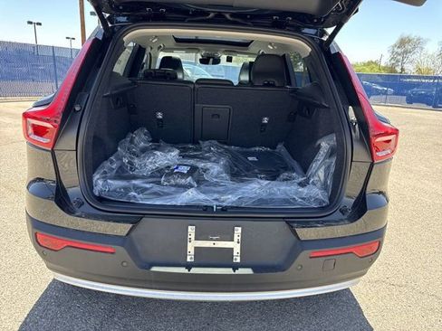 New 2025 Volvo XC40 B5 Core w/ Protection Package Premier image 7