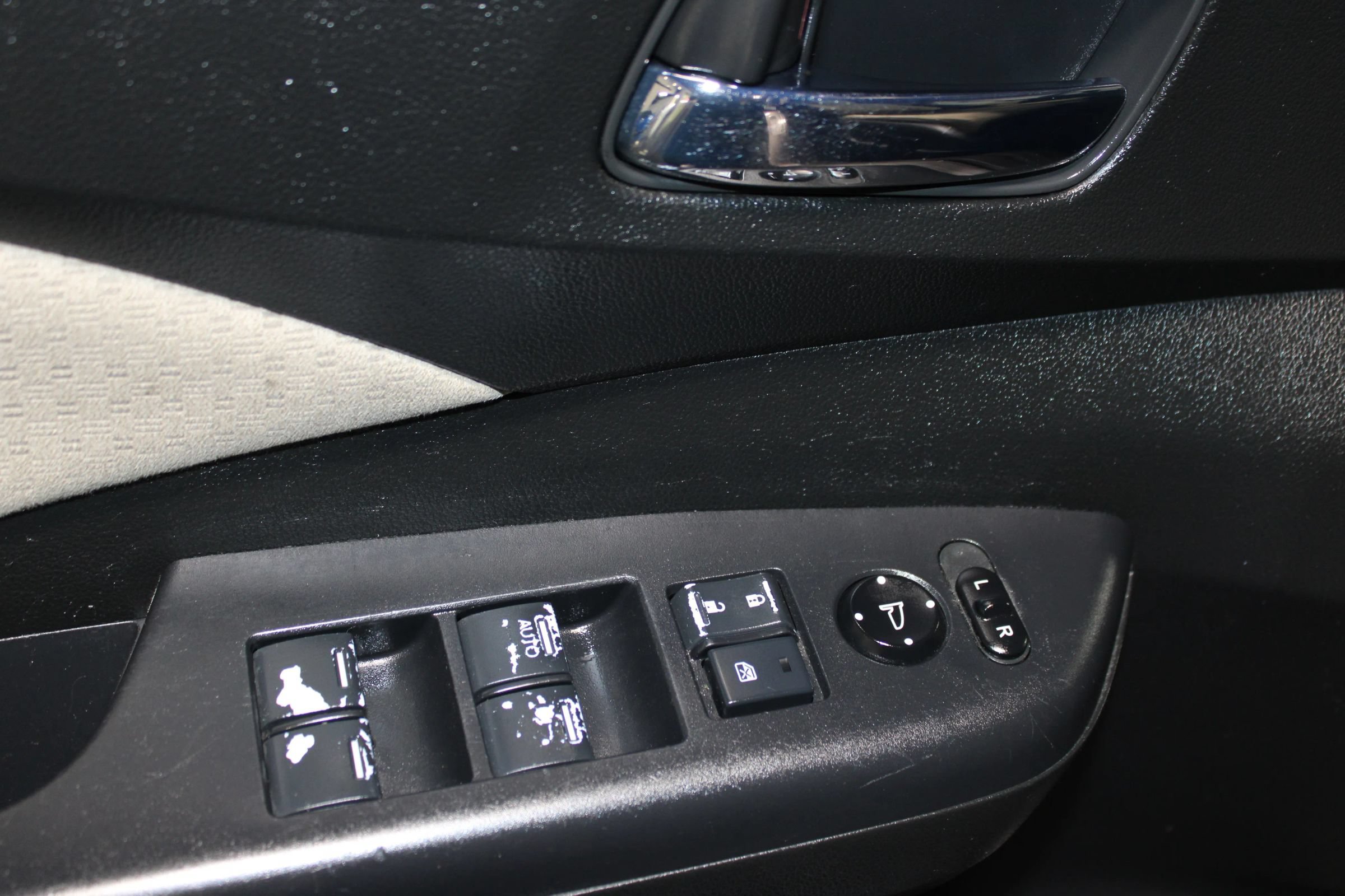 Used 2015 Honda CR-V EX image 9