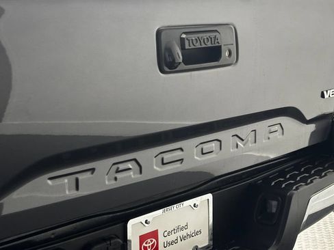 Used 2023 Toyota Tacoma TRD Off-Road AWD/4WD image 8