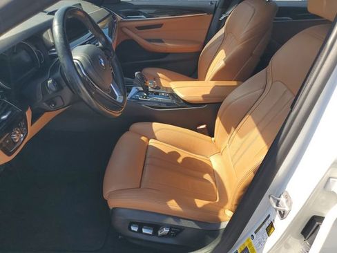 Used 2018 BMW 530e w/ Premium Package 2 RWD image 5