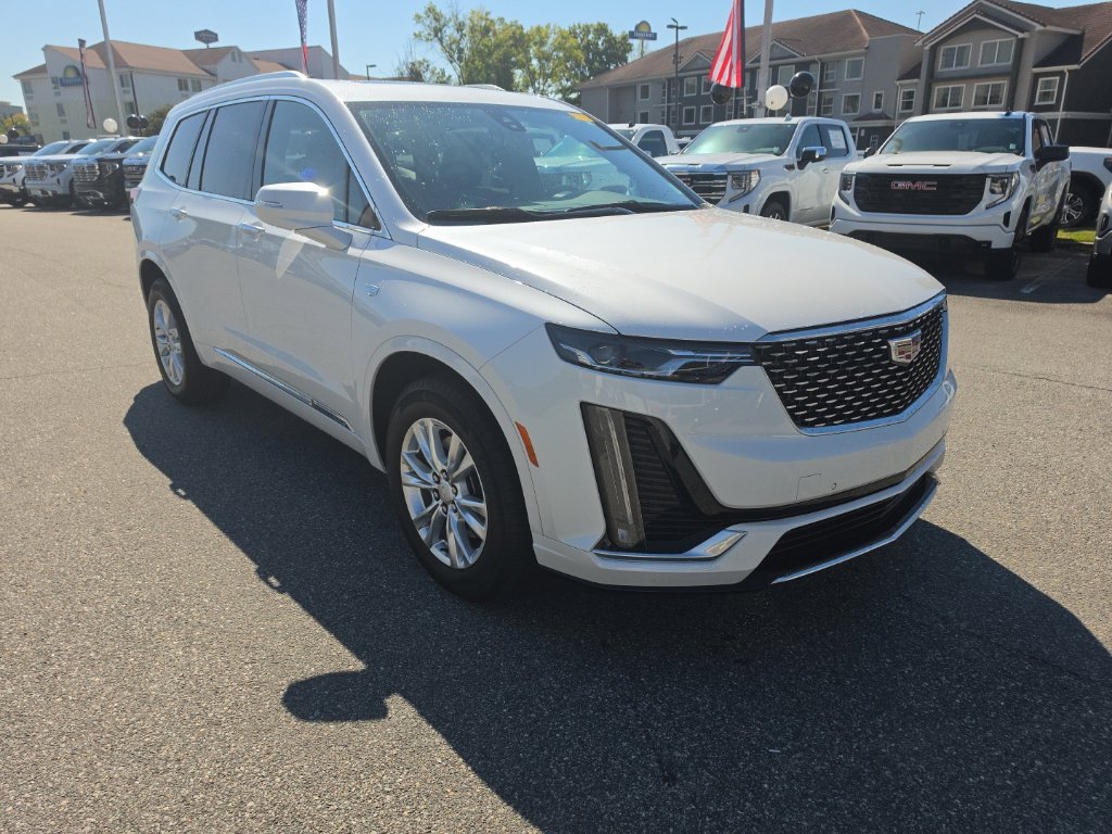 Used 2025 Cadillac XT6 Luxury FWD image 1