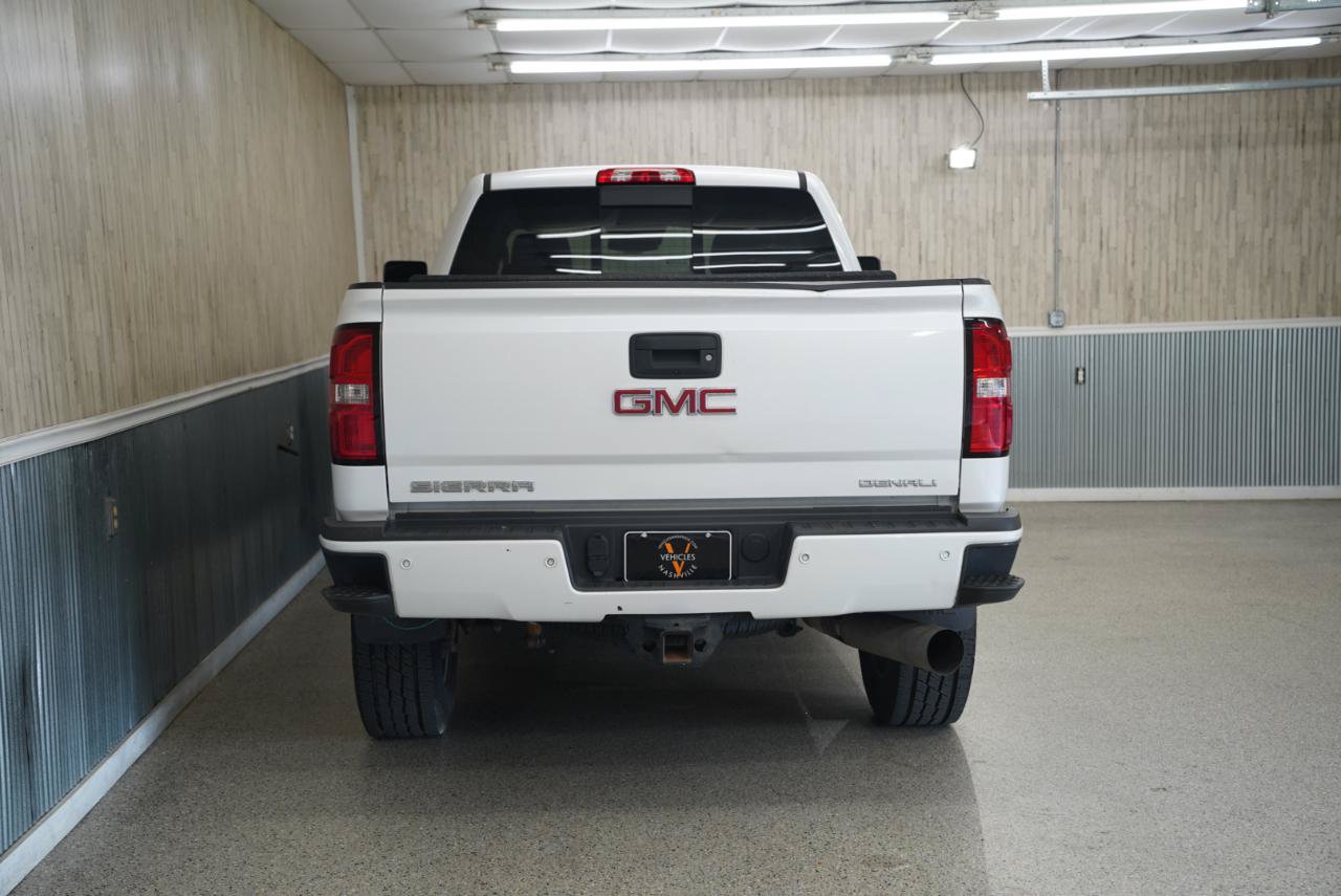 Used 2019 GMC Sierra 2500 Denali w/ Duramax Plus Package AWD/4WD image 8