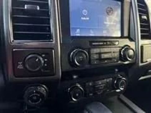 Used 2019 Ford F150 XLT w/ Equipment Group 302A Luxury AWD/4WD image 17