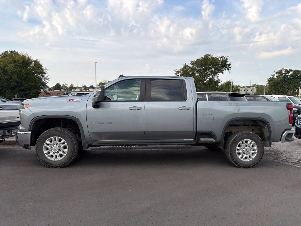 Used 2024 Chevrolet Silverado 2500 LT w/ Z71 Off-Road Package AWD/4WD image 3