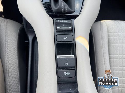 Certified 2025 Honda HR-V LX image 22