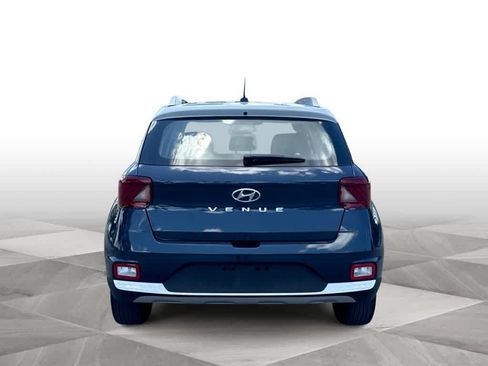 Used 2023 Hyundai Venue Limited w/ Cargo Package FWD image 7