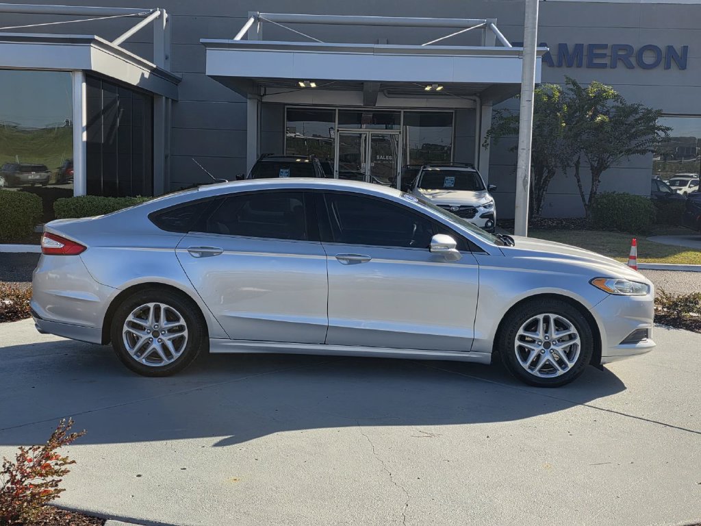 Used 2013 Ford Fusion SE FWD image 26