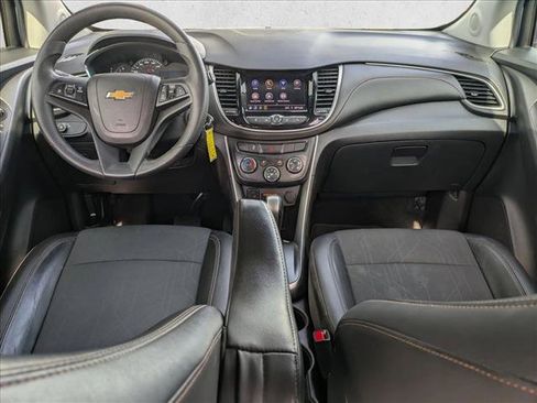 Used 2021 Chevrolet Trax LT image 17