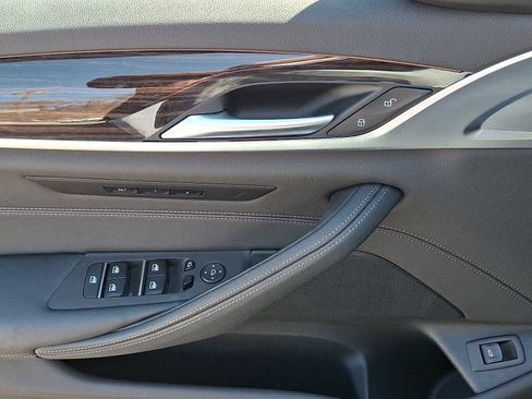 Used 2023 BMW 530i xDrive w/ Convenience Package image 12