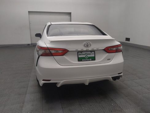 Used 2018 Toyota Camry SE FWD image 6