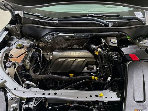 Used 2025 Chevrolet Trax RS w/ Driver Confidence Package image 32